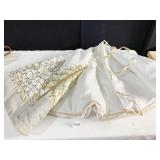 CHRISTMAS TREE SKIRT