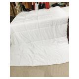 DOWN COMFORTER BY BEAUTY REST 82 BY 84