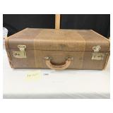 VINTAGE SUITCASE