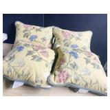 4 DECORATIVE PILLOWS