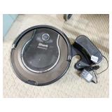 SHARK ROBOT VACUUM