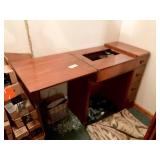 DOMESTIC SEWING MACHINE IN CABINET WITH MANUAL