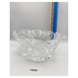 CRYSTAL BOWL PRESS CUT 9" D