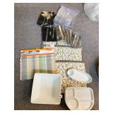 SET UP GOLD PLASTIC FLATWARE PLACEMATS 12 DIVIDED