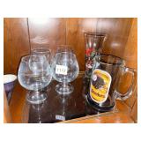4 BRANDY GLASSES, STEELER GLASSES AND A BUDWEISER