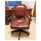 5 WHEELBASE WOOD FRAME LEATHER OFFICE CHAIR IN