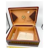 CIGAR HUMIDOR WITH BRASS HANDLE AND 4 CIGARS