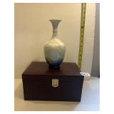 ASIAN VASE IN DISPLAY GIFT BOX