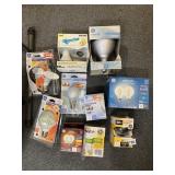 ASSORTMENT OF LIGHT BULBS