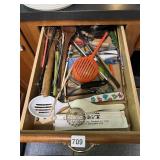 LARGE ASSORTMENT OF KITCHEN UTENSILS INCLUDING