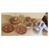 CHINESE TEA SET INCLUDING 12 DINNER PLATES, 16