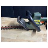 BLACK & DECKER HEDGE TRIMMERS 18" ELECTRIC