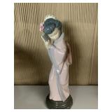LLADRO LADY WITH FAN 11.5" H
