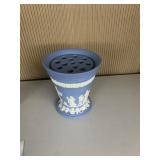 WEDGWOOD BLUE FROG VASE 4.75" H