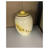 HULL COOKIE JAR, CHIP ON LID CRACKING ON TOP