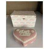 WEDGWOOD LARGE TRINKET BOX