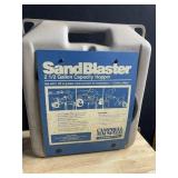 SAND BLASTER 2 1/2 GALLON HOPPER