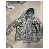 MILITARY COLD WEATHER PARKA SZ M