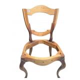 ANTIQUE CHAIR READY TO UPHL.