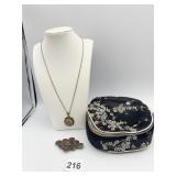 STERLING PIN JEN 2 3/4" W - 18" AGATE PENDANT