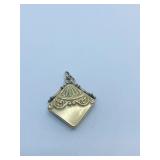 14K GOLD LOCKET BEAUTIFULLY ENGRAVED 7.2 GRAMS -