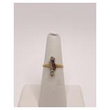 14K GOLD RING 2 GRAMS WEIGHT 2 SIDE DIAMONDS .08