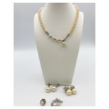 LEATHER COIN PURSE FIVE- AND THREE-QUARTER INCH