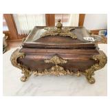 VELVET LINES ACCENT BOX WITH TURN GOLD BLITZ