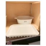 CORNING BROILING PAN AND DOUBLE HANDLE SERVING