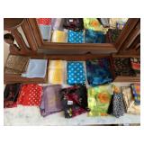 VARIETY OF LADIES SCARVES