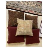 5 ACCENT PILLOWS
