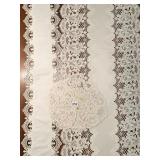 ASSORTED GERMAN COTTON DOILIES, 2 TABLE RUNNERS