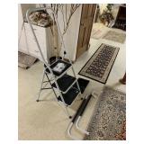 SUPPORT PLUS THREE STEP SAFETY LADDER WITH