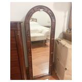 MOUNTABLE JEWELRY STORAGE FURNITURE WITH MIRROR