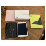 APPLE IPAD MINI 128G WITH LOGI KEYBOARD CASE AND
