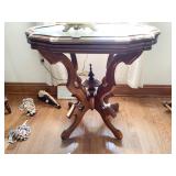 VICTORIAN WALNUT OVAL PARLOR TABLE WITH INSET