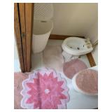 PLASTIC CORNER PIE SHAPED LAUNDRY BASKET AND
