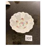 KLAUSENBURG PORCELAIN DISH LATTICE WORK DESIGN .