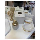 GOLD TONE AND IVORY BATHROOM ACCESSORIES AND