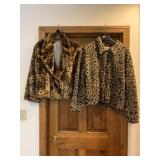 2 WOMENï¿½S SZ XL FAUX FUR FASHION COATS