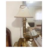 BRASS TONE TALL LAMP WITH DECORATIVE FINIAL AND