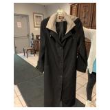 4P GALLERY BLACK RAINCOAT