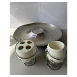 BATHROOM SET AND METAL TRAY