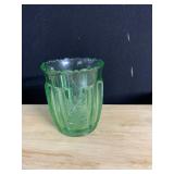 GREEN RAISED DESIGN CELERY HOLDER