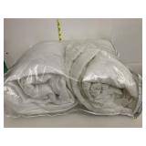 2 TWIN MATTRESS PADS