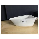 TRIANGLE SHAPE GRAVY DISH