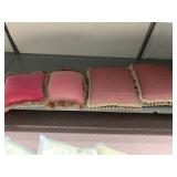 THROW PILLOWS PINK