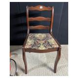 MAHOGANY SIDE CHAIR