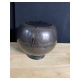 VASE SIGNED VISUAL STUDIOS 2015