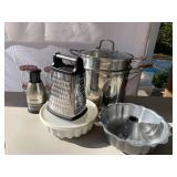 SAUCE POT, GRATER, BAKING MOLD
